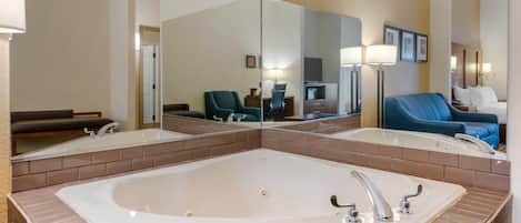 1 chambre, literie de qualité supérieure, surmatelas, bureau