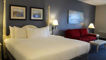 King Suite, City View | In-room safe, iron/ironing board, free cribs/infant beds, rollaway beds