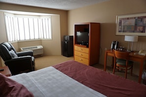 Standardrum - 1 kingsize-säng - icke-rökare | 1 sovrum, skrivbord, strykjärn/strykbräda och gratis wi-fi