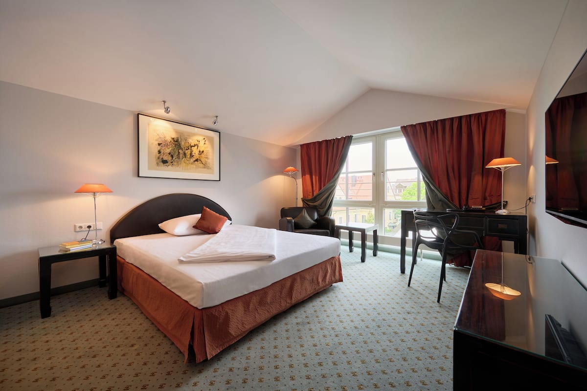 Minibar, in-room safe, blackout curtains, soundproofing