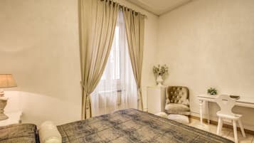 Standard-Doppelzimmer | Betten mit Memory-Foam-Matratzen, Zimmersafe, Schreibtisch