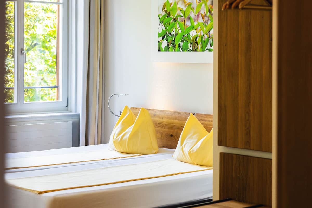 Hypo-allergenic bedding, in-room safe, individually decorated