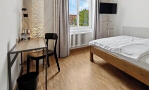 Hypo-allergenic bedding, in-room safe, individually decorated - TOP HOTEL ODELYA Basel (Basel)