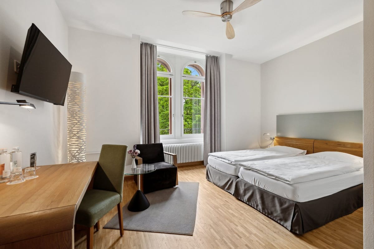 Chambre supérieure double ou avec lits jumeaux, non-fumeur | Literie hypoallergénique, coffre-fort, décor unique, ameublement unique