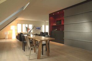 Mini-fridge, microwave, stovetop, coffee/tea maker - Sorell Hotel Rigiblick (Zürich)