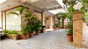 Property entrance - Hotel Residency Andheri (Mumbai)