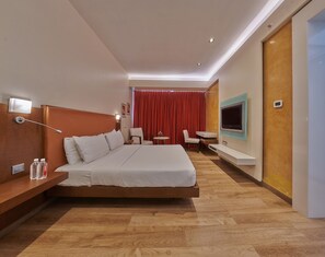 Club Room | In-room safe, desk, iron/ironing board, rollaway beds - Hotel Residency Andheri (Mumbai)