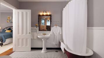 City Room, Private Bathroom (Chantilly) | Bathroom | Shower, rainfall showerhead, free toiletries, hair dryer