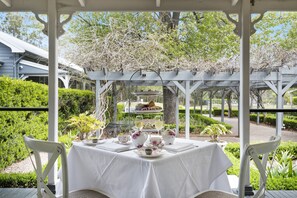Food and drink - The Convent Hunter Valley Hotel (Pokolbin)