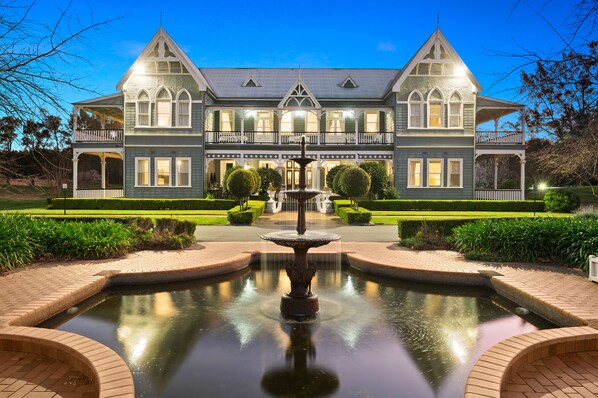 Front of property - The Convent Hunter Valley Hotel (Pokolbin)