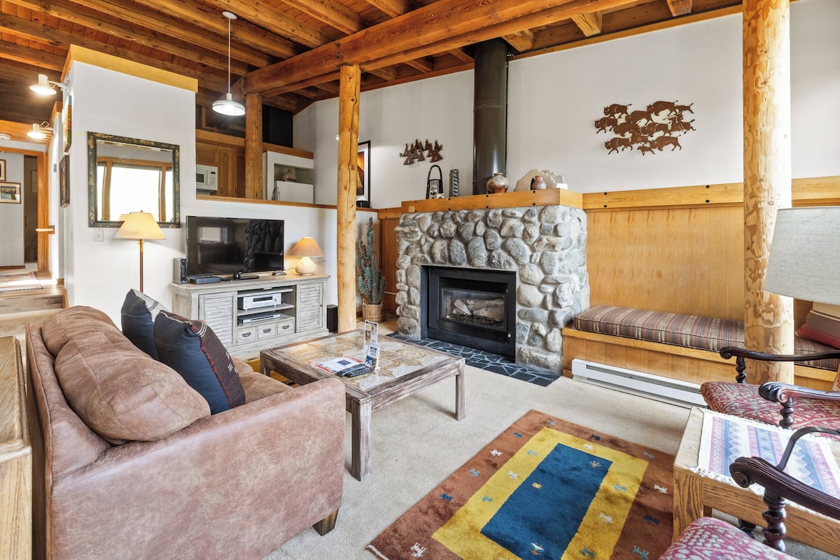 Condo, 1 Bedroom | Living area | TV
