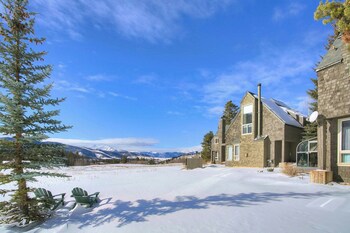 Evergreen Condominiums by Vail Resorts