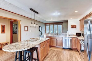Fridge, microwave, coffee/tea maker - Evergreen Condominiums by Vail Resorts (Keystone)