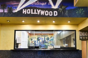 Reception - Hollywood Inn Express South (Los Angeles)