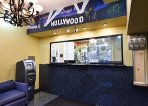 Lobby - Hollywood Inn Express South (Los Angeles)
