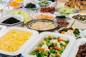 Her gün açık büfe kahvaltı (kişi başı 1320 JPY) 