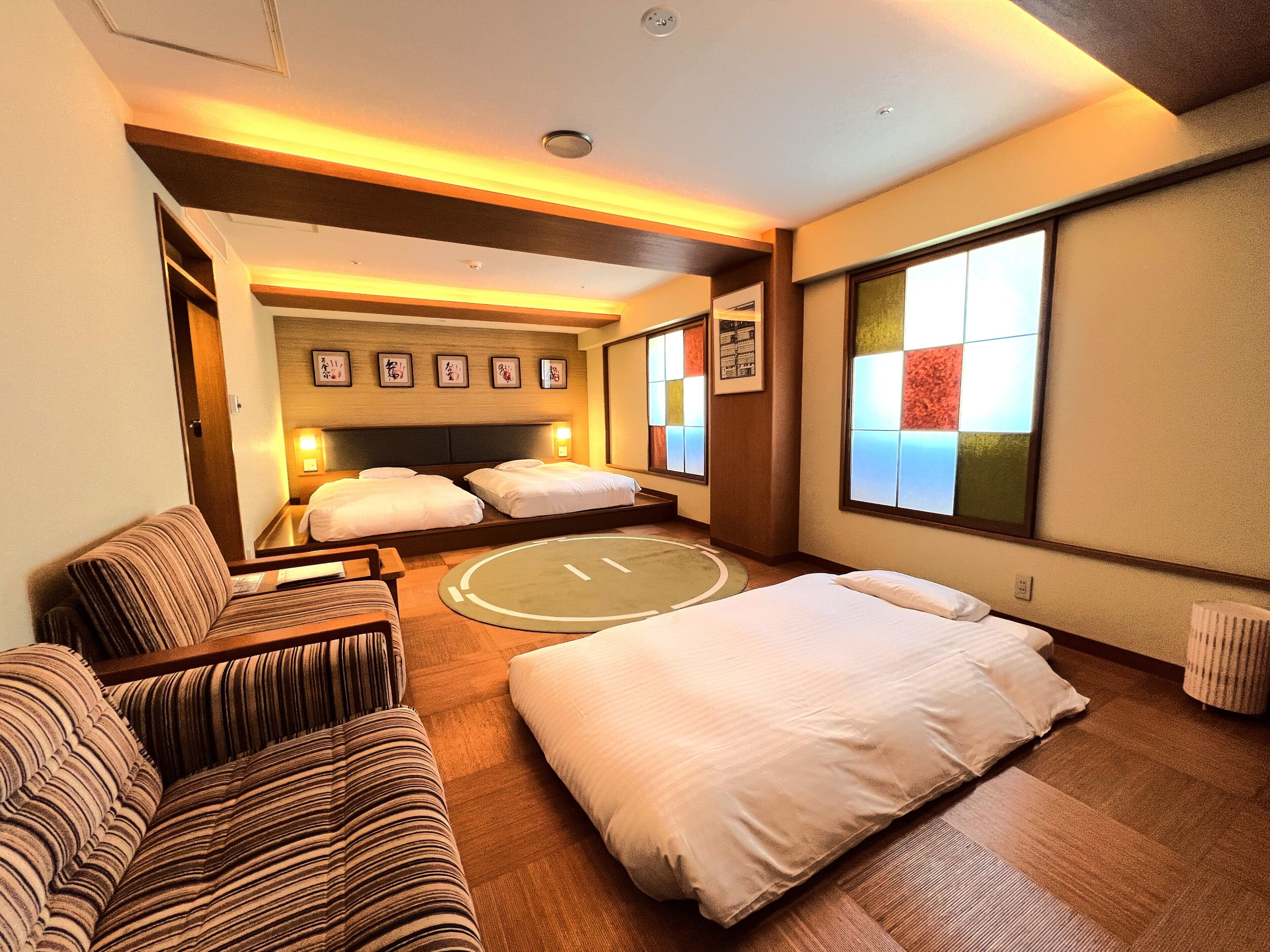 Quadruple Room gaya Jepun, Non Smoking | Gebar bulu kapas, peti besi dalam bilik, dihias secara berasingan, meja 