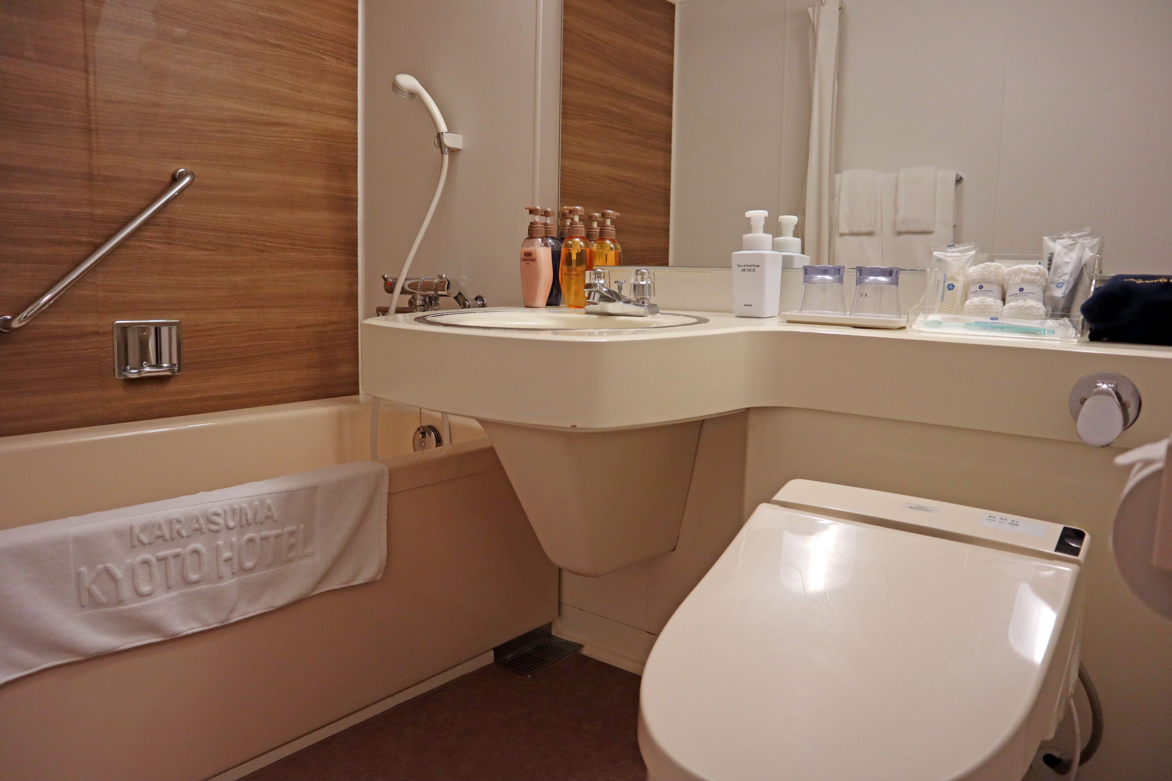 japanese style room, non smoking | bathroom | combined shower/bathtub, free toiletries, hair dryer, slippers
