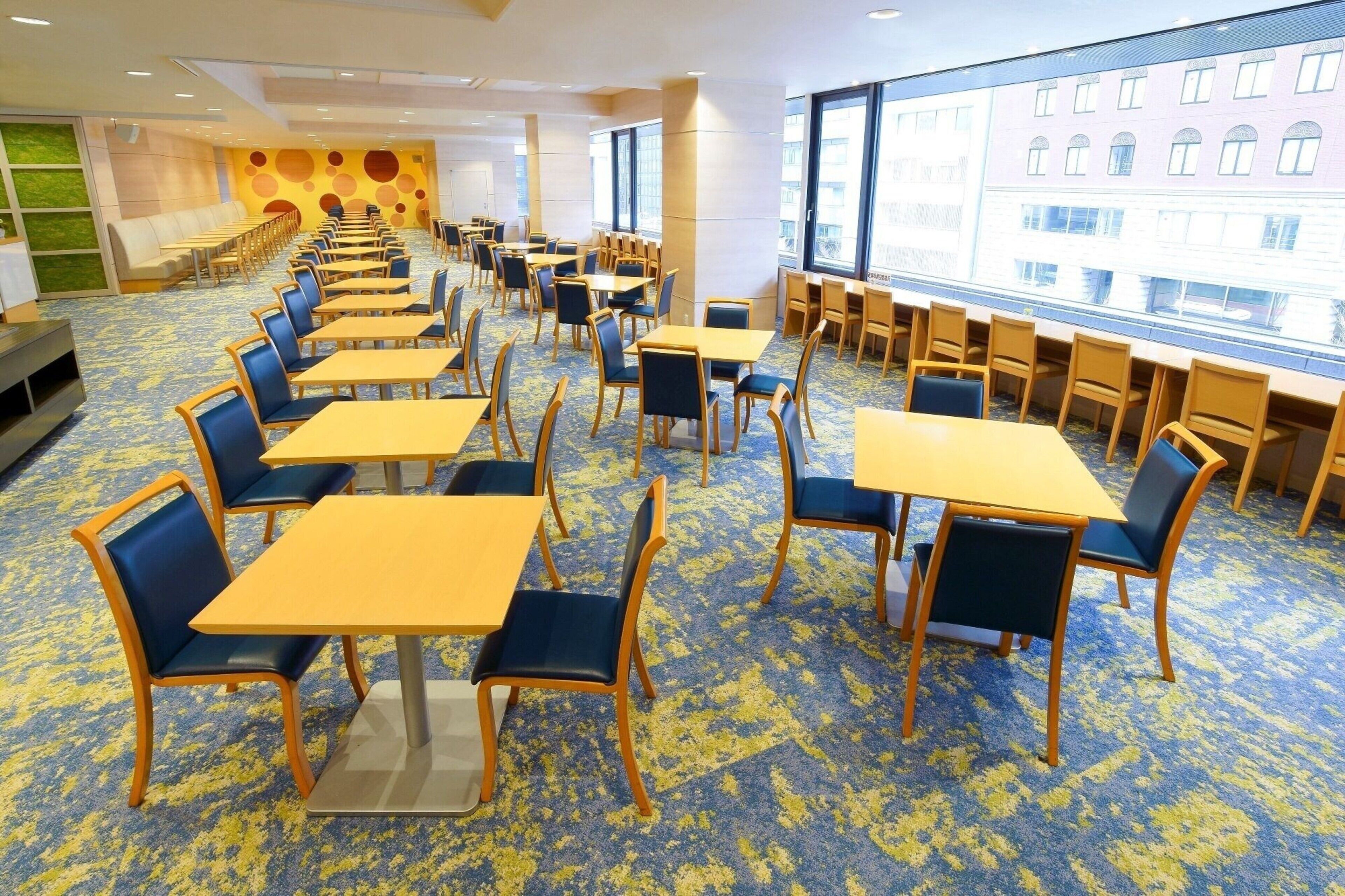 lunch and dinner served, chinese cuisine