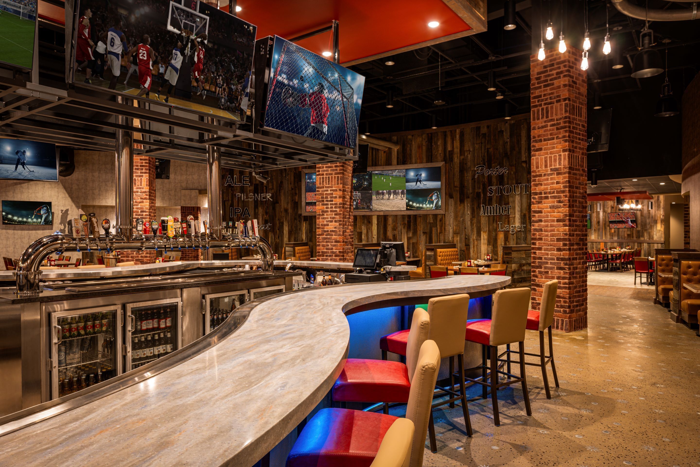 2 bars/lounges