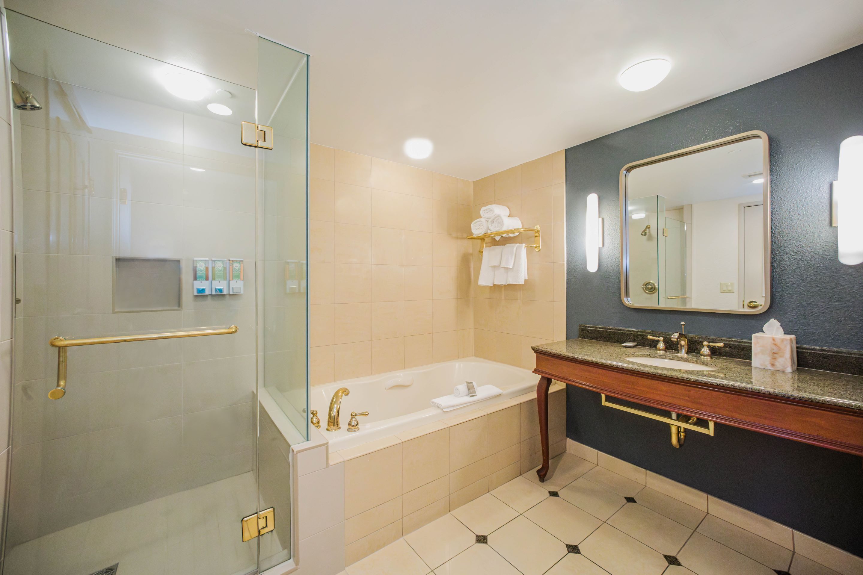 免費梳洗用品、風筒、提供毛巾