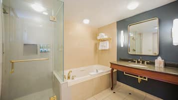 免費梳洗用品、風筒、提供毛巾