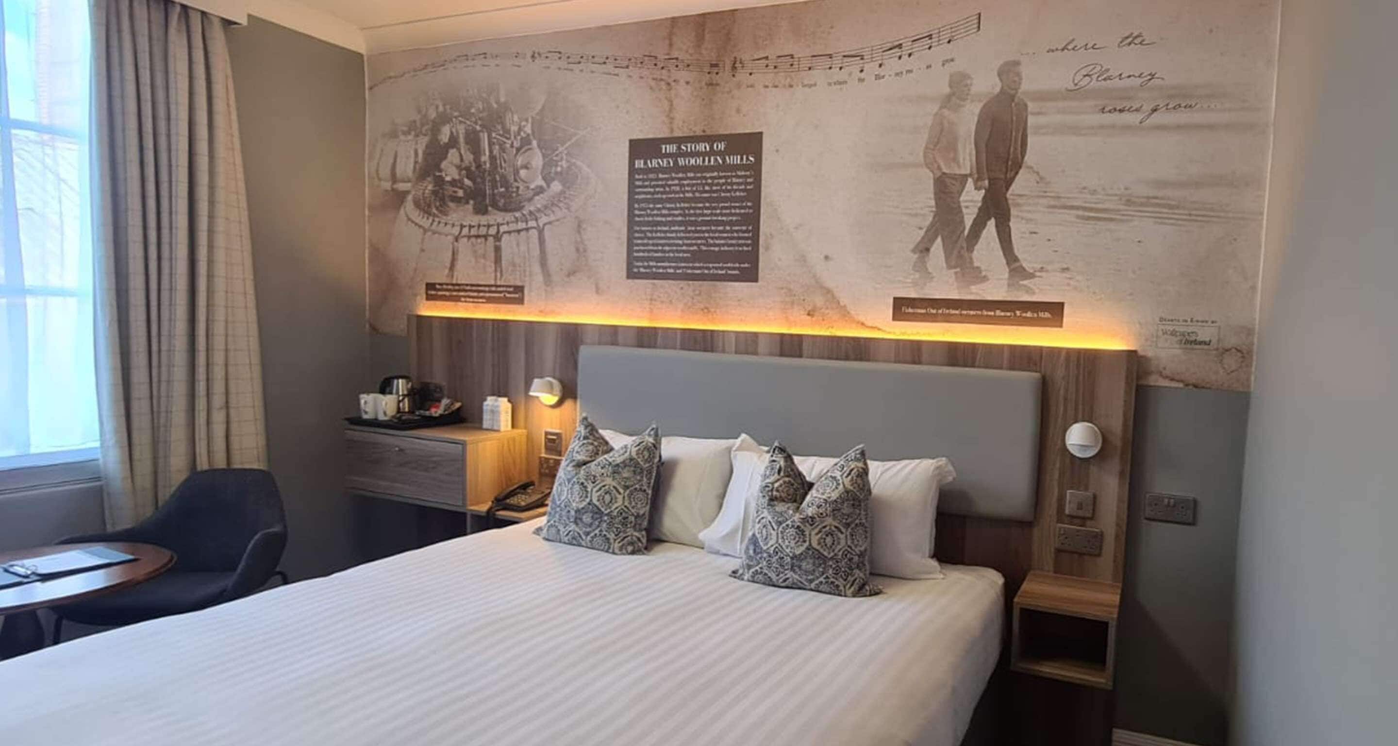 classic room, 1 king bed, non smoking | down duvets, tempur-pedic beds, in-room safe, desk