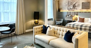 Suite, 1 King Bed, Non Smoking (Presidential)