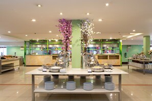 Daily buffet breakfast for a fee - Duangtawan Hotel Chiang Mai (Chiang Mai)