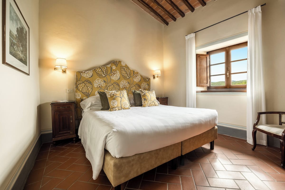 Suite, 1 Bedroom | Minibar, desk, blackout drapes, iron/ironing board (on request)