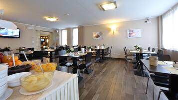 Daily buffet breakfast (EUR 5.50 per person)