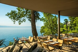 Breakfast and dinner served, ocean views  - Grand Hotel Adriatic I (Opatija)