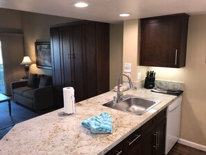 Studio | Private kitchen | Full-size fridge, microwave, oven, dishwasher - The Oasis (Palm Springs)