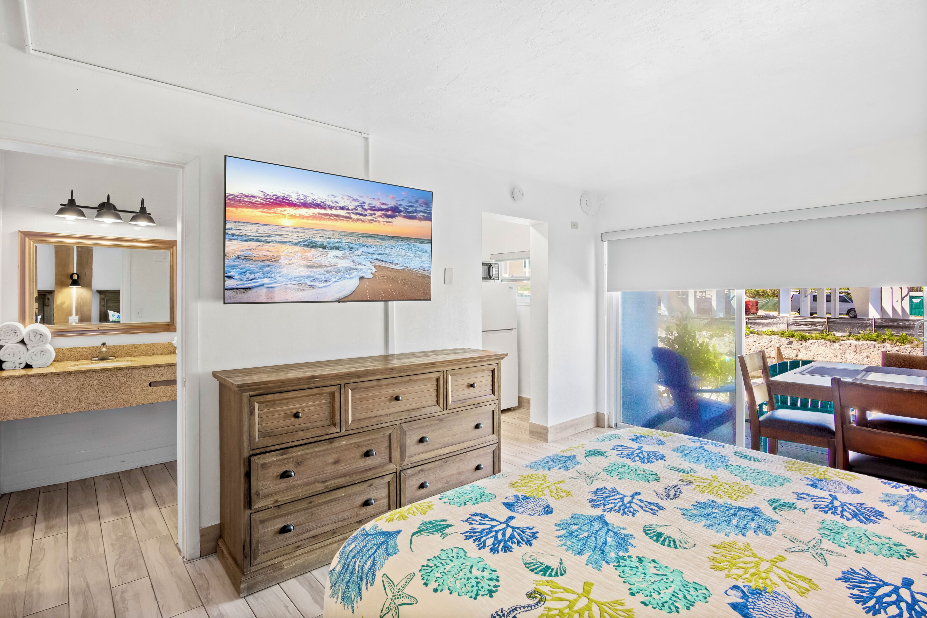 Family Studio Suite, 2 Queen Beds, Kitchen, Canal View | Individually furnished, iron/ironing board, free WiFi, bed sheets