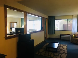 Deluxe-Suite, 1 Schlafzimmer, Nichtraucher (1 King Bed) | Wohnzimmer