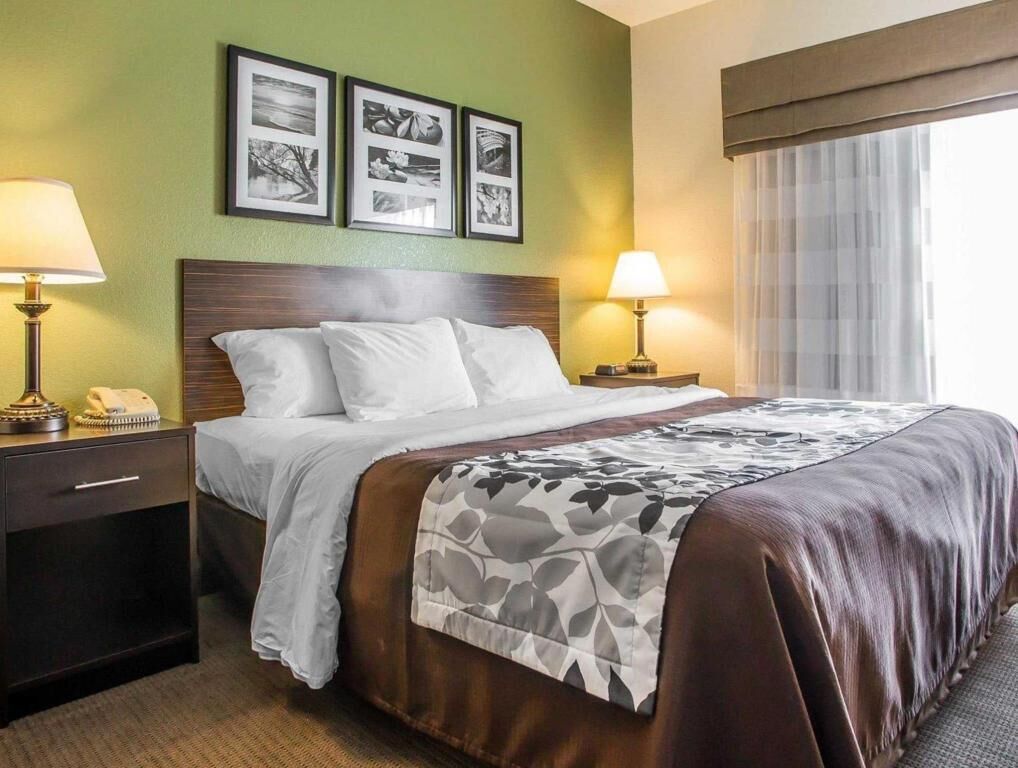 Desk, blackout drapes, iron/ironing board, free WiFi