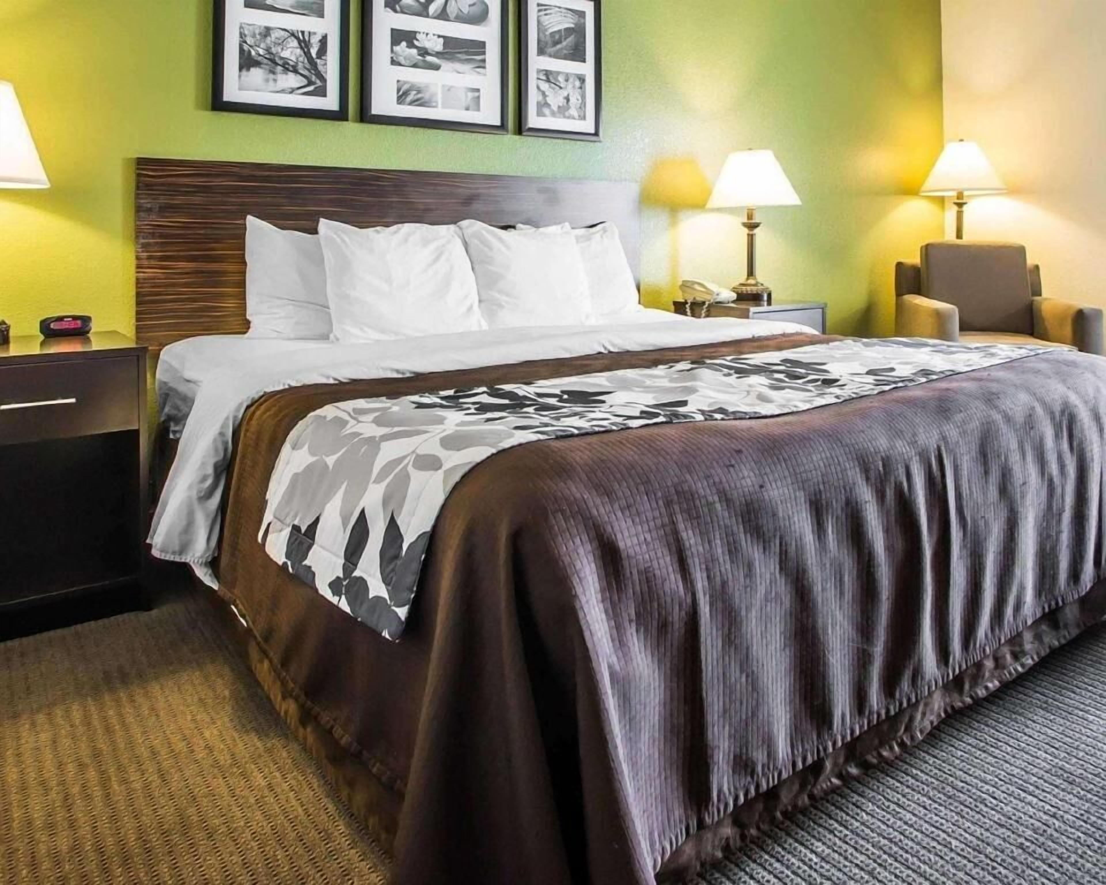 Desk, blackout drapes, iron/ironing board, free WiFi