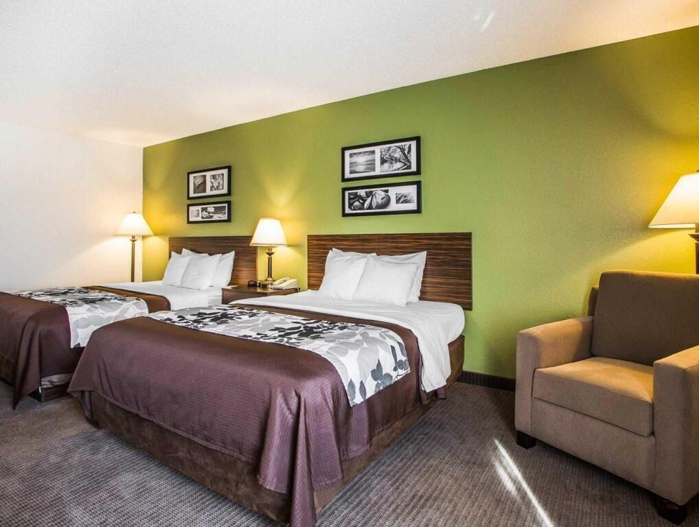 Desk, blackout drapes, iron/ironing board, free WiFi