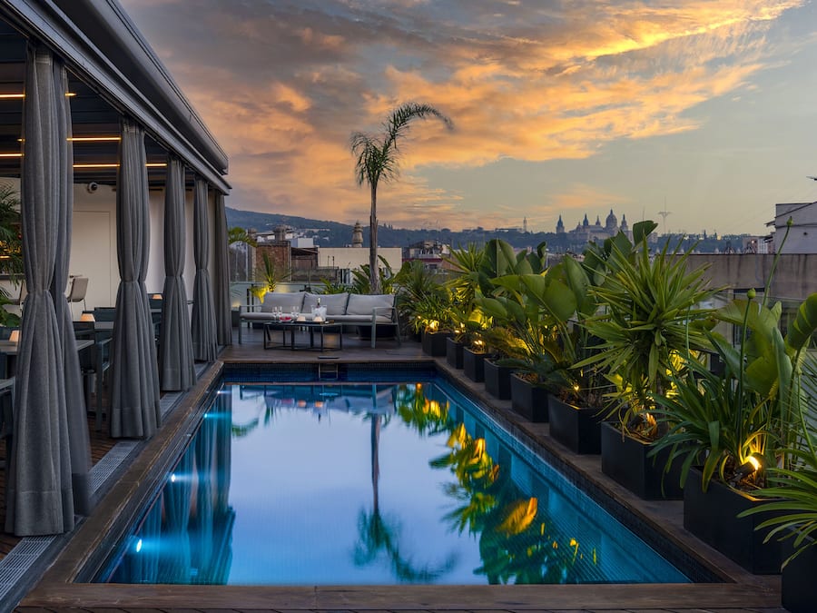 Outdoor pool, sun loungers