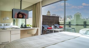 40-inch LED TV with satellite channels, TV - Cram Hotel (Barcelona)