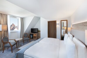 Premium Room, 1 King Bed (Central Building)