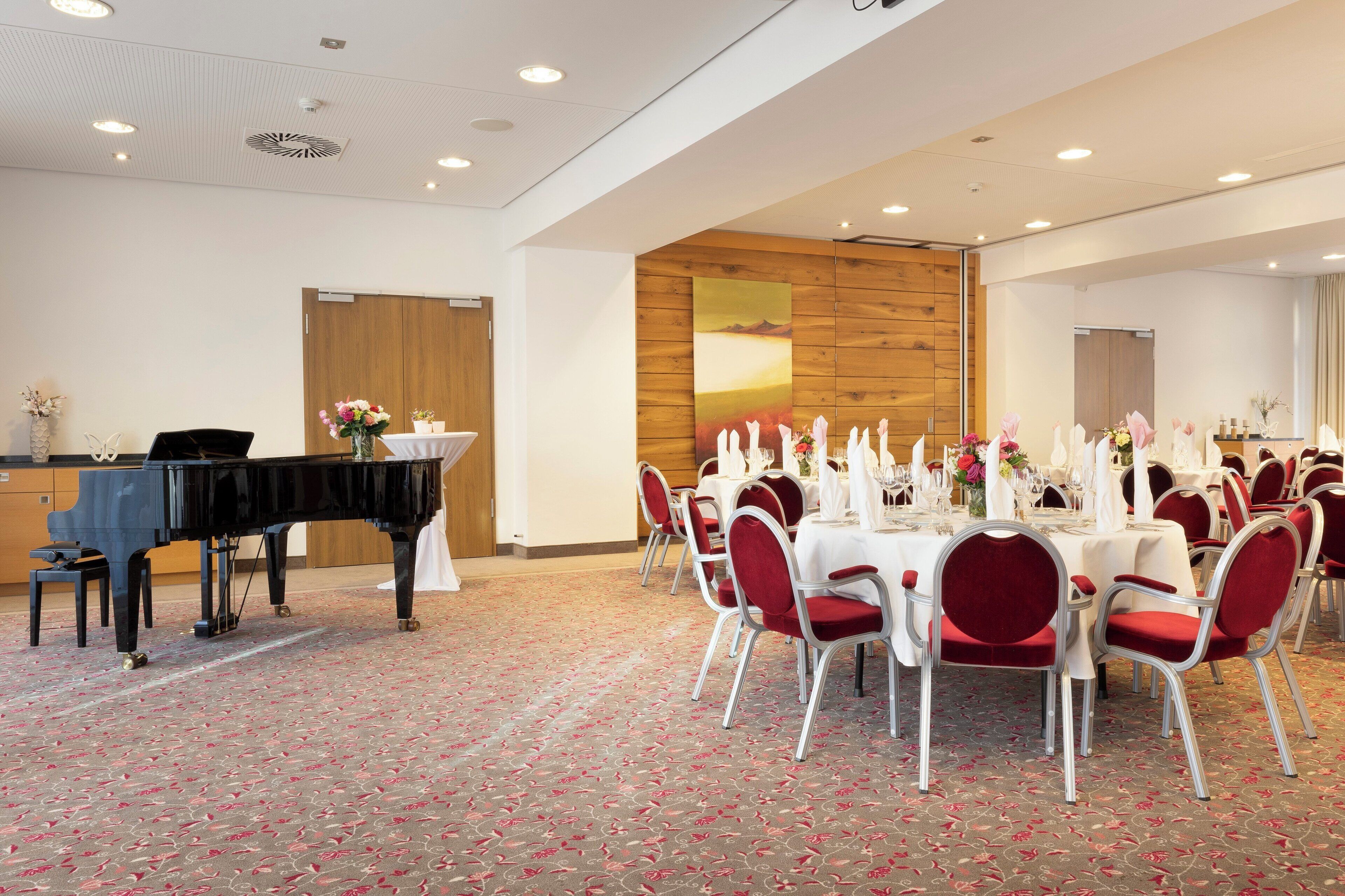 Photo - Holiday Inn Nürnberg City Centre by IHG