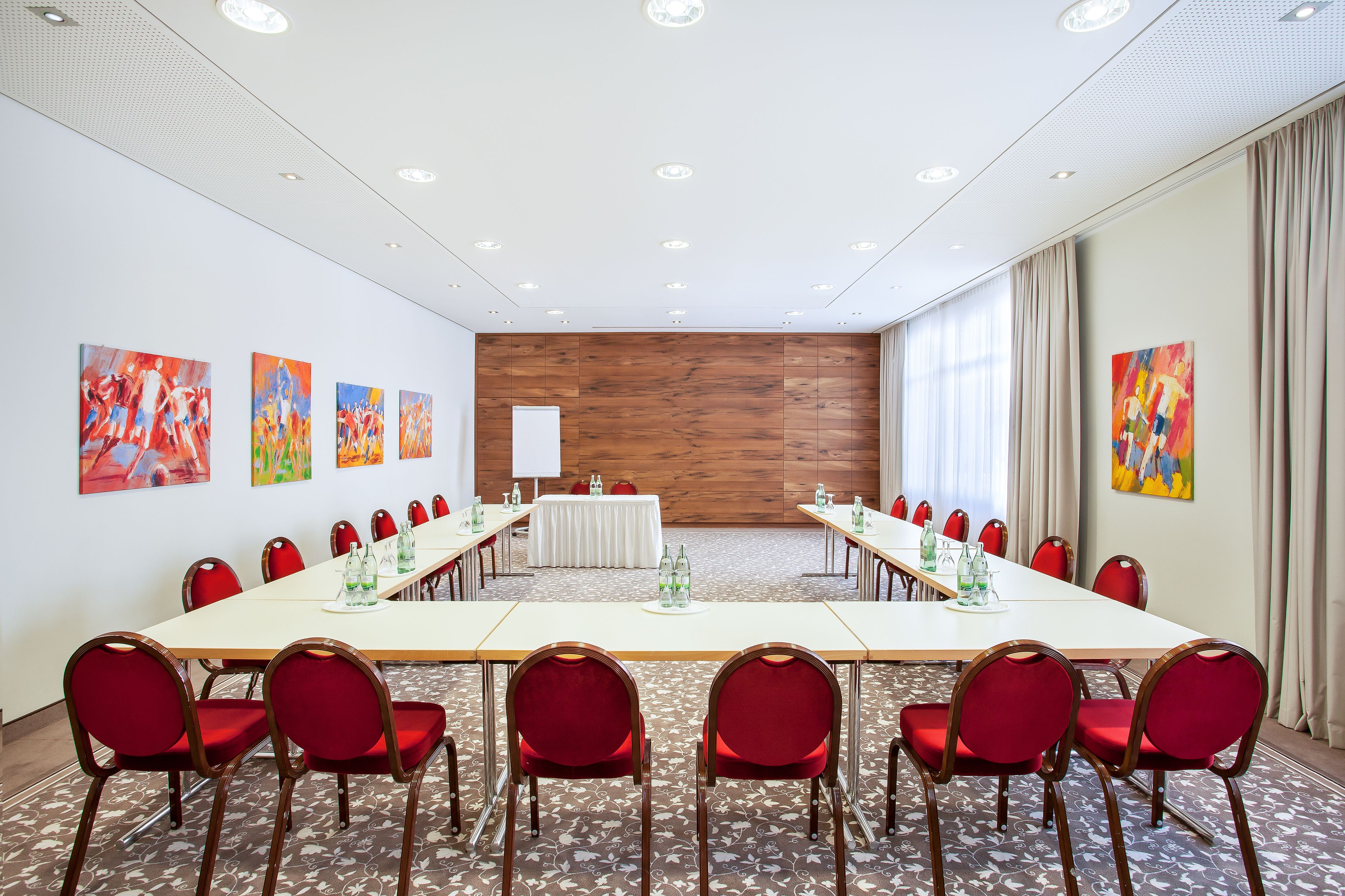 Photo - Holiday Inn Nürnberg City Centre by IHG