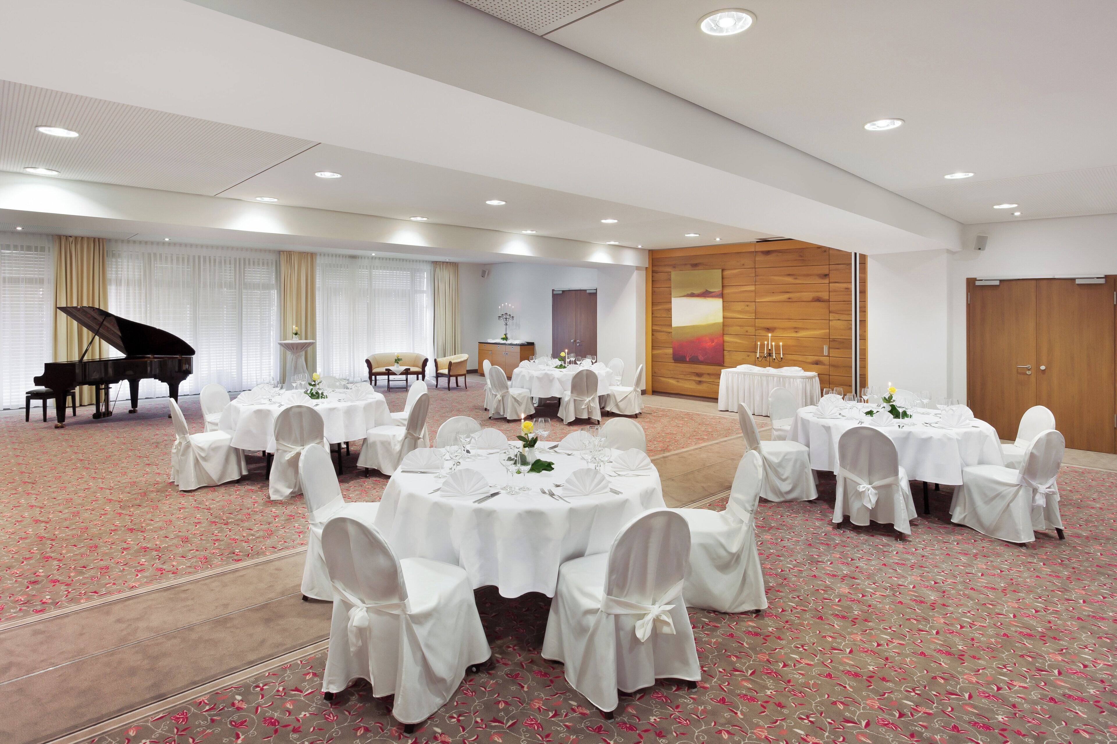 Photo - Holiday Inn Nürnberg City Centre by IHG