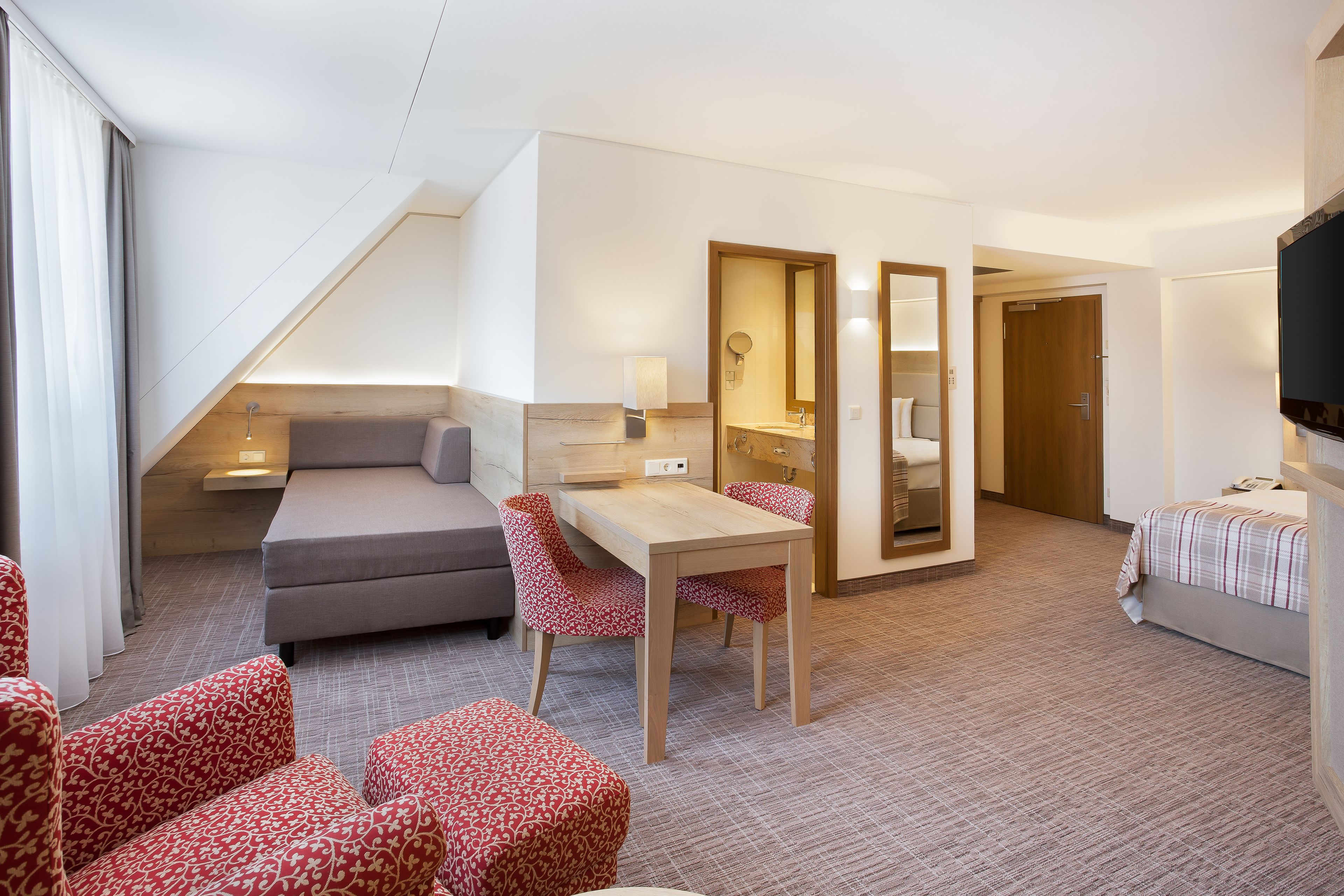 Premium Room, 1 King Bed | Room amenity