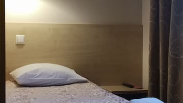 Caja de seguridad en la habitación y escritorio