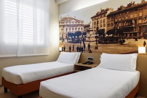 Standard Twin Room | Premium bedding, minibar, in-room safe, desk