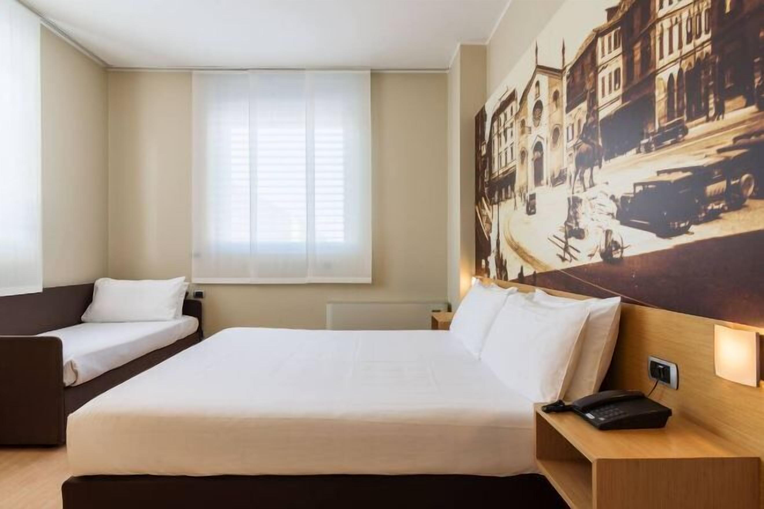 Ropa de cama de alta calidad y minibar 