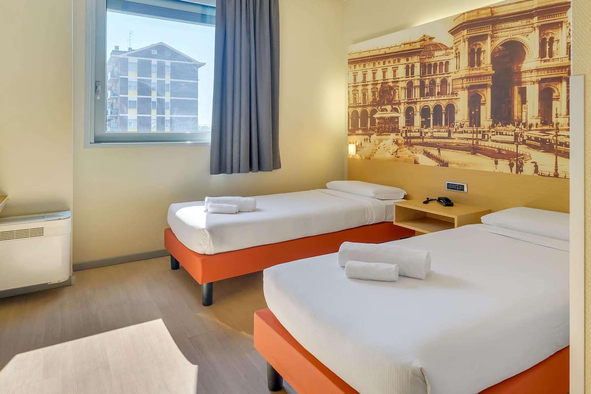 Standard Twin Room