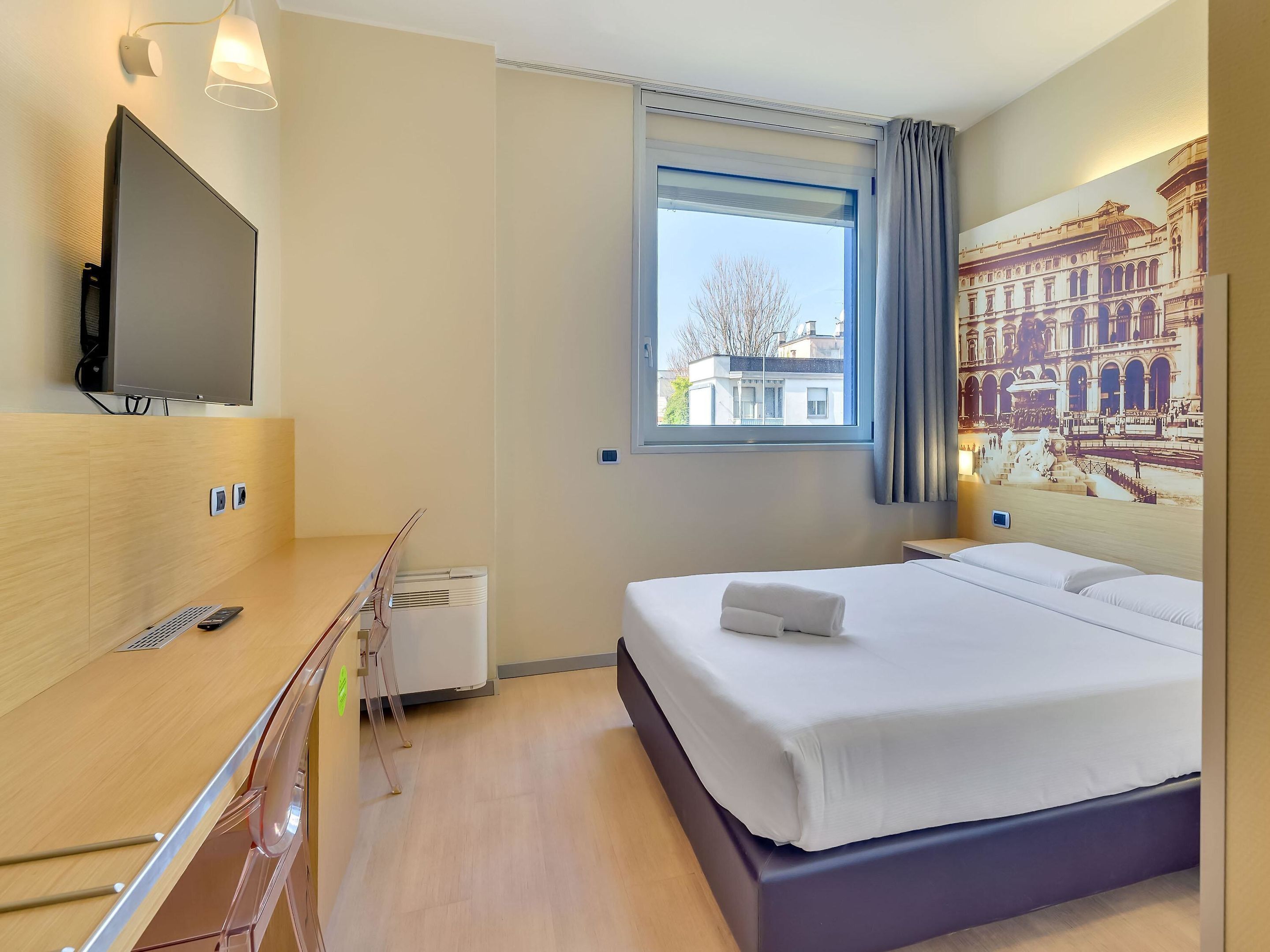 Standard Double Room | Premium bedding, minibar, in-room safe, desk